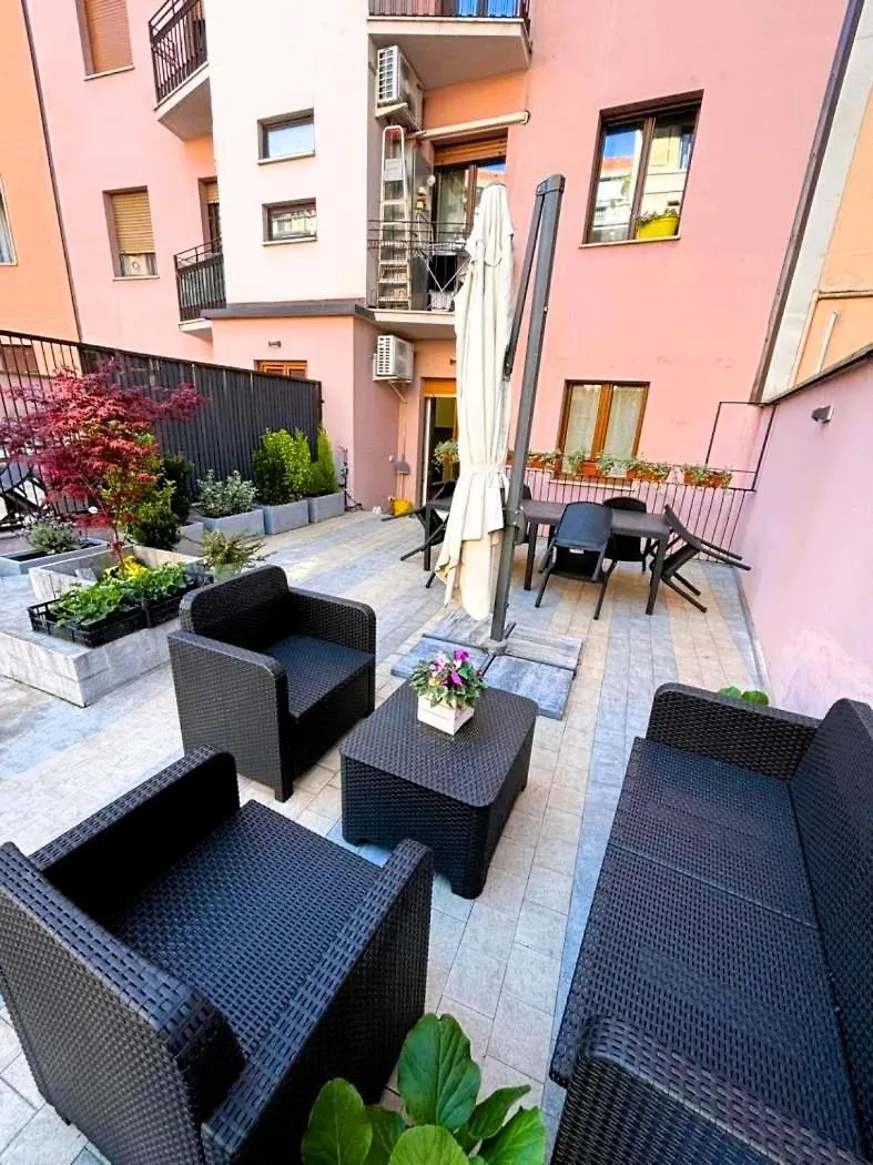 Terrace Charming In Milano Centrale Milan